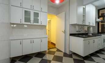 Imagem 3: Bairro Saúde, Rua sem saída, Apartamento com área construída de 179 m², a área útil de 115