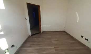 Imagem 5: Apartamento sem condomínio com 2 dormitórios sendo 1 suíte. Possui elevador, com 1 vaga de