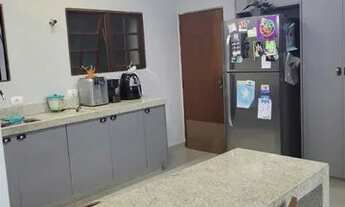 Imagem 2: Casa de condomínio para venda tem 180 metros quadrados com 3 quartos