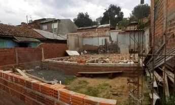 Imagem 5: Terreno na vargas 8x12 com telhas junto não é invasão