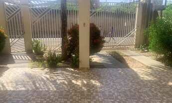 Imagem 3: CASA SOBRADO ATRÁS DO TRE-MT, SEMI-MOBILIADA, C/ ARMÁRIOS E C/ CHURRASQUEIRA, AO LADO SHOP