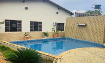 Imagem 2: 4 Quartos sendo 3 Suítes Negrão de Lima Jaó