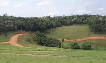 Imagem 2: Seu espaço em Atibaia te espera! Lotes amplos em condomínio fechado com portão eletrônico