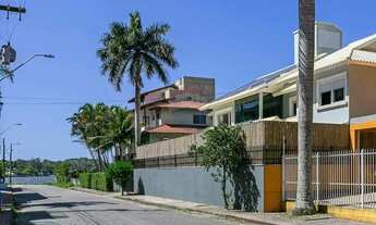 Imagem 3: Casa à venda com 3 quartos sendo 1 suíte, 365 m² construído, 480 m² de terreno por R$ 2.89