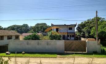 Imagem: Casa à venda em Imbituba a 900 metros da