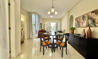 Imagem 5: Aconchegante e tranquilidade são sinônimos deste sobrado localizado em uma rua super tranq