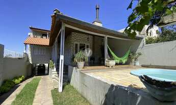 Imagem: Casa 298m², amplo pátio com piscina Central