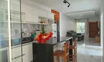 Imagem 6: Imóvel para venda possui 200 metros quadrados com 4 quartos