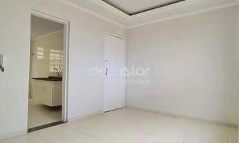 Imagem 2: Apartamento com 03 quartos sendo 02 com armários e 02 vagas cobertas, Bairro São João Bati