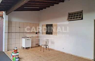 Imagem 4: Casa com amplo terreno, ótima localização