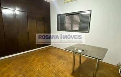 Imagem 5: Imóvel para aluguel possui 230 metros quadrados com 3 quartos