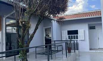 Imagem: Casa à venda na Avenida Doutor Paulo Moutram