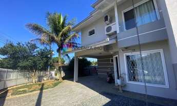 Imagem: Sobrado geminado de esquina, semimobiliado