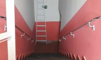 Imagem 3: Apartamento espaçoso com 2 amplos dormitórios, sala para 2 ambientes, cozinha, área de ser