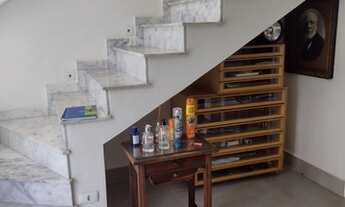 Imagem 2: Casa de condomínio sobrado para venda possui 500 metros quadrados com 5 quartos