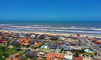 Imagem 7: Belíssimo sobrado com piscina no centro de Imbé
