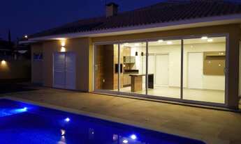 Imagem 7: Casa de condomínio térrea para venda possui 206 metros quadrados com 3 quartos