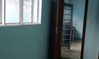 Imagem 5: Kitnete dois cômodos sendo um com banheiro outro com pia pra cozinha