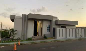 Imagem 5: Casa de condomínio para venda possui 120 metros quadrados com 3 quartos