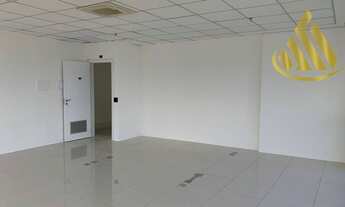 Imagem 6: Sala comercial de 224 m², totalmente reformada e climatizada, sacada com vista privilegiad