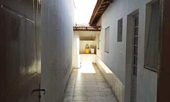 Imagem 2: Casa para venda tem 60 metros quadrados com 2 quartos em Lopes de Oliveira - Sorocaba - Sã