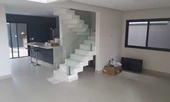 Imagem 3: Casa de condomínio para venda tem 168 metros quadrados com 3 quartos