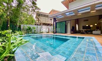 Imagem 2: Sobrado para venda possui 450 metros quadrados com 5 quartos em Riviera - Bertioga - SP