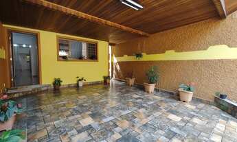 Imagem: Casa térrea impecável com 244m² de terreno