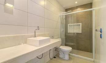 Imagem 2: Casa de vila com 4 suítes, reformada, com planta de 234m² desenhada por arquiteta