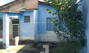 Imagem 2: Casa com três quartos no Jardim Camandocaia ótimo preço