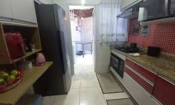 Imagem 2: Sobrado com 2 Dormitórios, 3 Banheiros, Sacada e Quintal em Condomínio no Tude Bastos