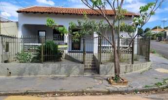 Imagem: Linda casa com excelente localização no