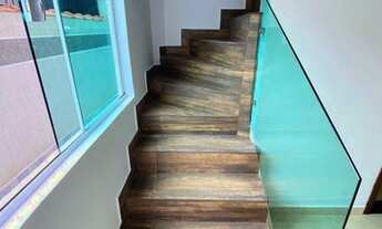 Imagem 3: Sobrado com 2 Dormitórios, Quintal, Garagem em Condomínio no Maracanã, 300 Metros da Praia