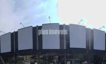 Imagem 2: Loja na Av dos Bandeirantes,vizinho alça de acesso a corredor norte sul, Zon. ZCOR 3, 50m