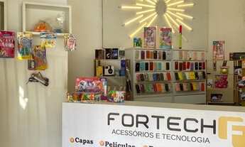 Imagem 2: Loja de acessórios, manutenção de celular e brinquedos