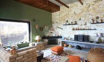 Imagem 2: Casa na Granja Viana: Um refúgio tranquilo com acesso privilegiado às comodidades da cidad