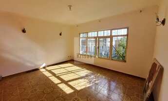 Imagem 6: Casa térrea com três dormitórios uma edicula e garagem para três carros