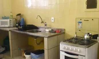 Imagem 4: Quarto semi mobiliado