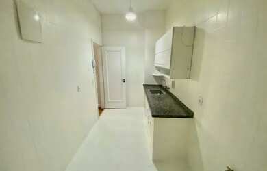 Imagem 3: Apartamento para venda com 90 metros quadrados com 3 quartos em Copacabana - Rio de Janeir