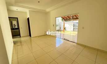 Imagem 3: Casa residencial com 3 quartos sendo 1 suíte disponível para locação no bairro Granada em