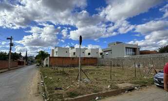 Imagem 2: Oportunidade de Investimento - Lote de Esquina no Prolongamento do Todos os Santos