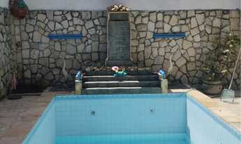 Imagem 2: Casarão com Piscina em Terreno 10x25