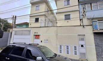 Imagem: Sobrado com 2 quartos, sala, cozinha, banheiro