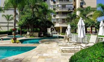 Imagem 3: Apartamento à venda totalmente mobiliado com 2 quartos, sendo 1 suíte, e varanda com vista