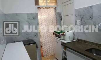 Imagem 12: Atlântica 2 quartos com área externa tipo garden dependências fundos vista verde portaria