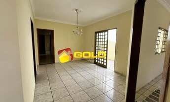 Imagem 3: Casa para Locação em Uberlândia, Cidade Jardim, 2 dormitórios, 1 suíte, 2 banheiros, 4 vag