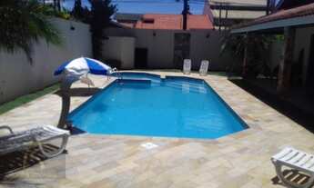 Imagem 3: Excelente casa com 2 lotes com 3 dormitórios sendo 2 suítes e uma máster com Hidro área g