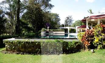 Imagem 5: Requinte e sofisticação você encontra nessa maravilhosa casa voltada para Campo de golfe