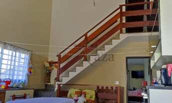 Imagem 4: Sobrado para venda tem 236 metros quadrados com 4 quartos