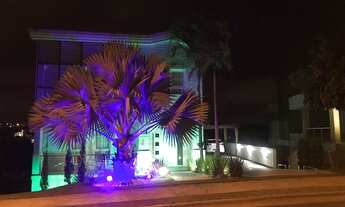 Imagem 3: Casa de condomínio para venda tem 600 metros quadrados com 5 quartos